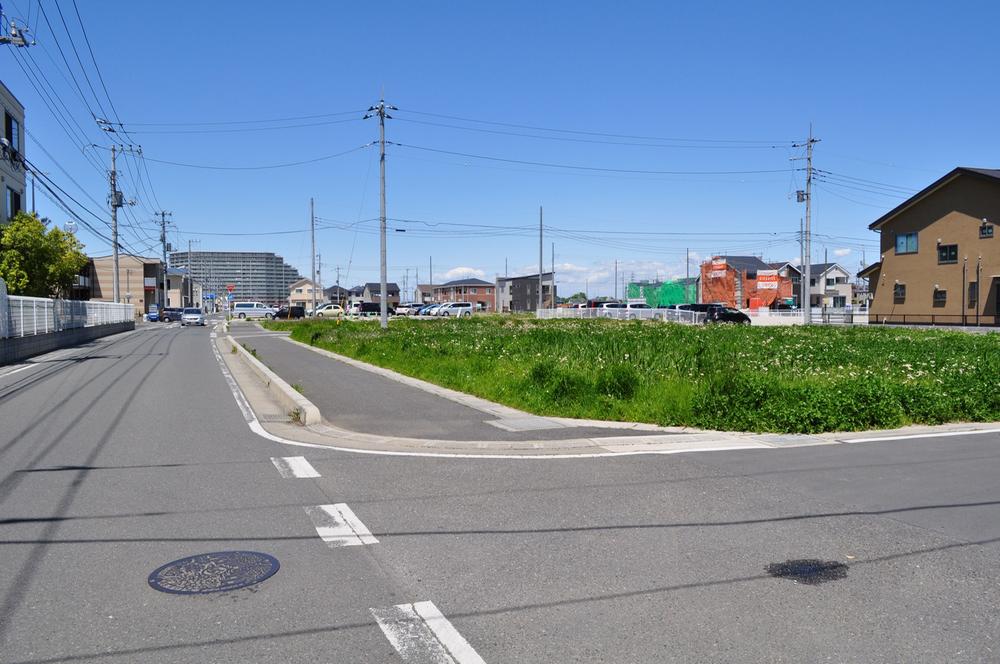 Local photos, including front road. Local (June 2013) Shooting