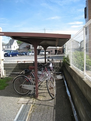 Other common areas. Is a parking lot with a roof!