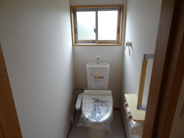 Toilet. Indoor (September 2013) Shooting