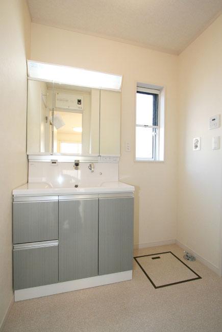 Same specifications photos (Other introspection). Same specifications