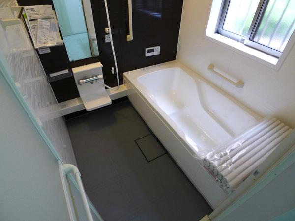 Bathroom. 1 Building