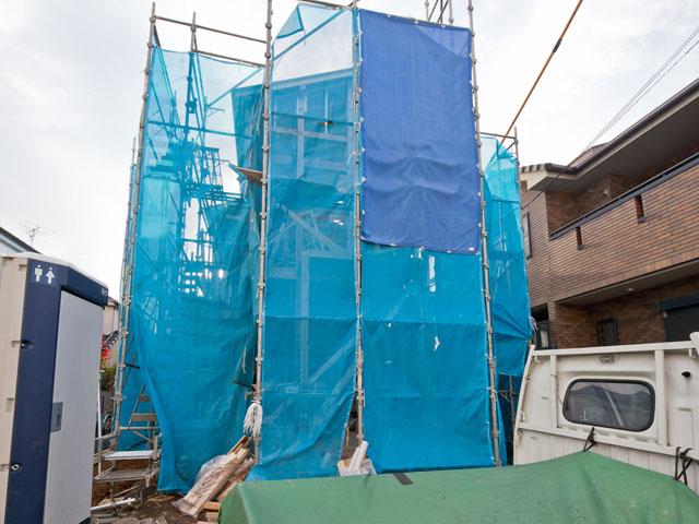 Local appearance photo. ◇ 2 single car space! 39 square meters of the site clear! ◇ 6m of the front road clear ◇ popular face-to-face kitchen 16 Pledge! ◇ 2F balcony is a wide balcony! ◇ city gas ・ This sewage!