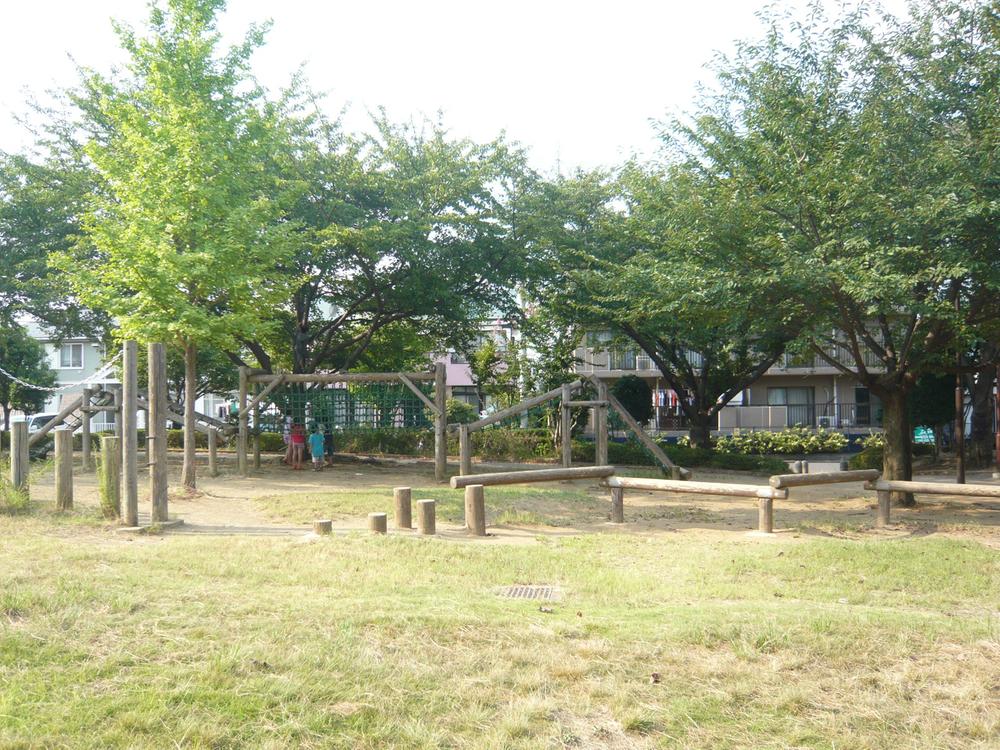 park. Kitayadori South Park 300m to