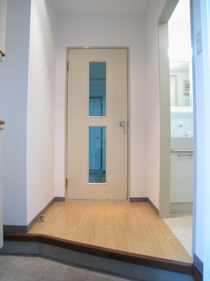 Entrance. Welcome back open the front door and is this image