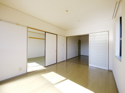 Living and room. Living Large