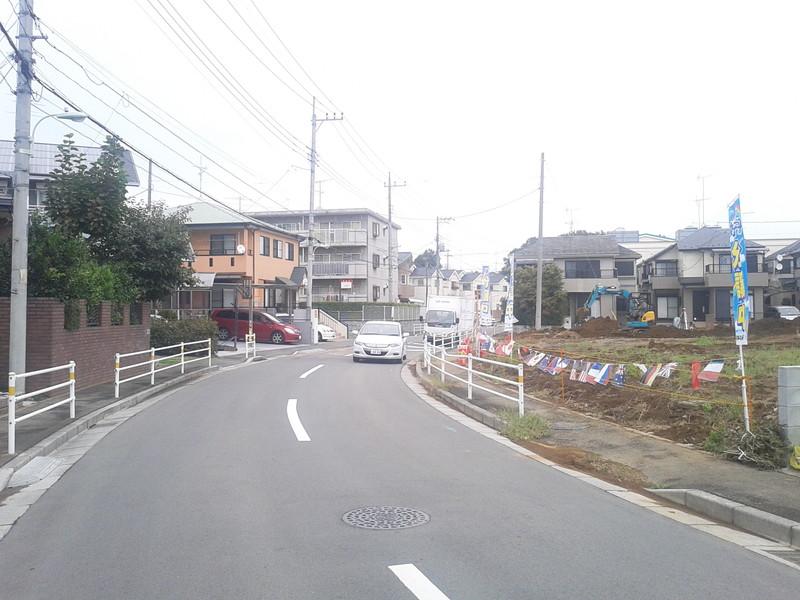 Local photos, including front road. Local (10 May 2013) Shooting