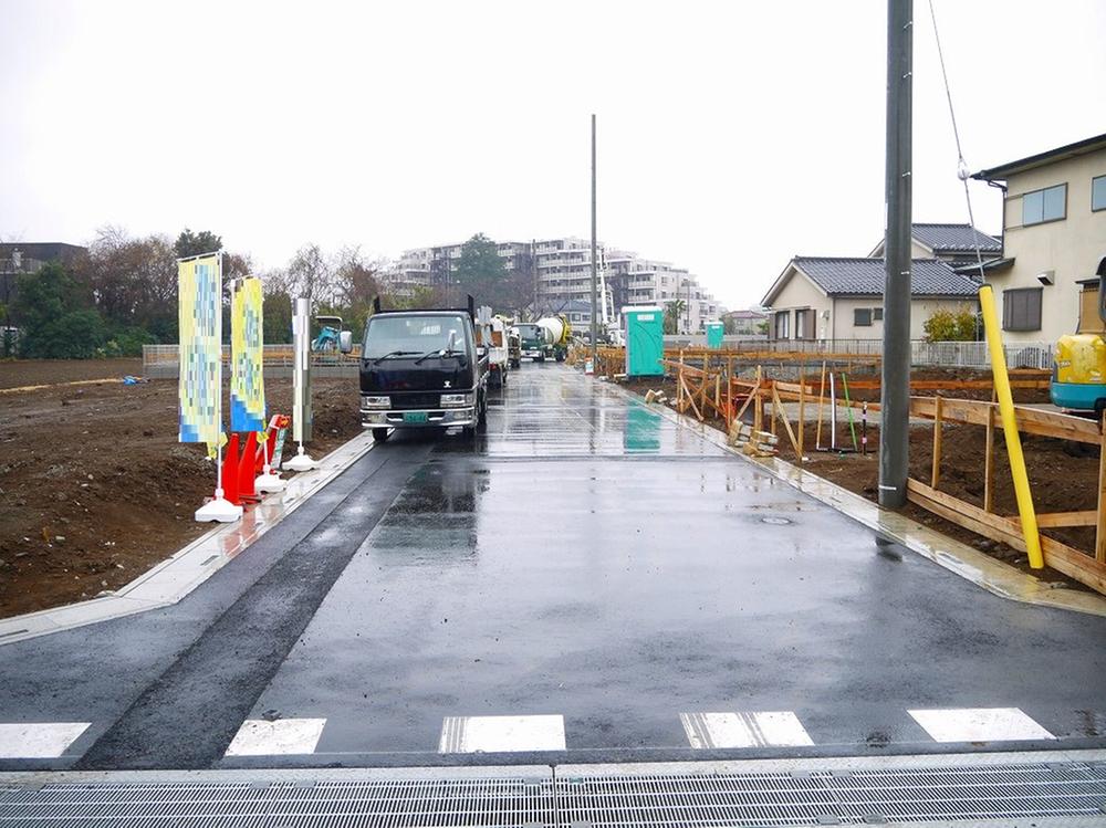 Local photos, including front road. Local (12 May 2013) Shooting