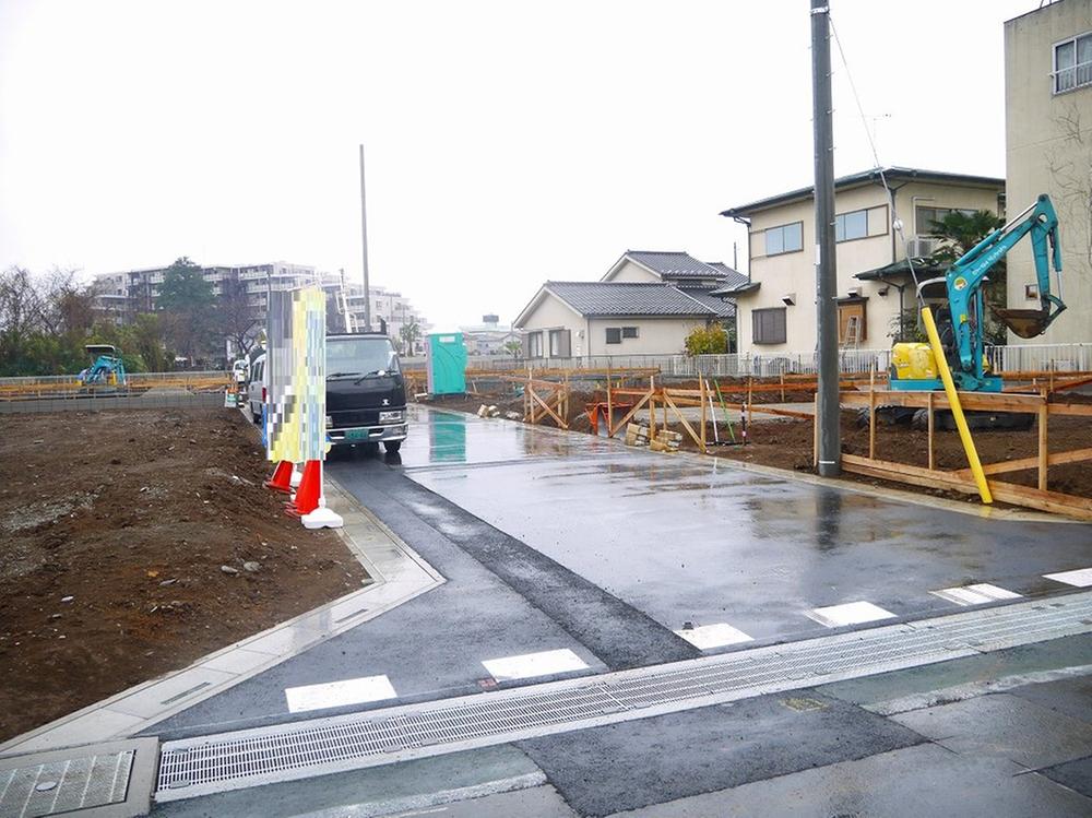 Local photos, including front road. Local (12 May 2013) Shooting