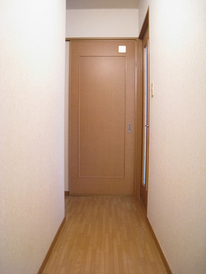 Entrance. Welcome back open the front door and is this image