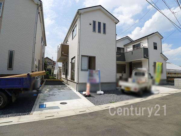 Local appearance photo. Building 2