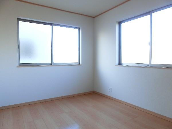 Non-living room. Second floor north Western-style A