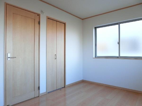 Non-living room. Second floor north side Western-style B