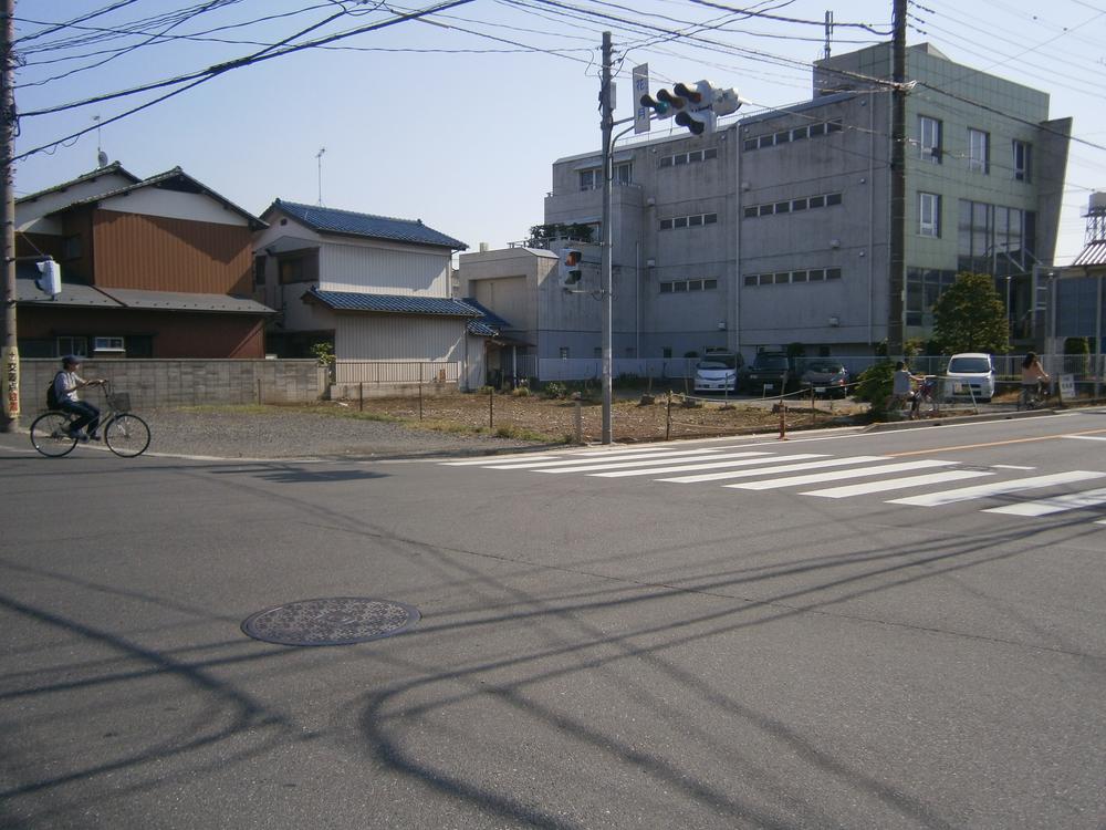 Local photos, including front road. Local (May 2013) Shooting