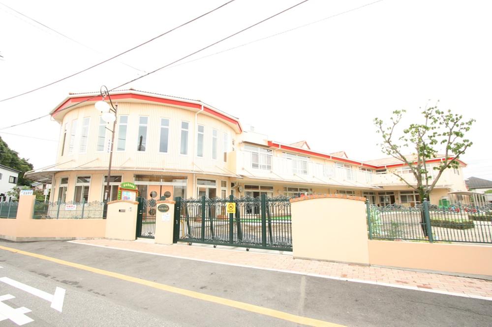 kindergarten ・ Nursery. 836m until nuts kindergarten
