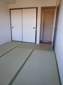Living and room. Japanese-style room 6 quires