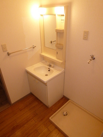 Washroom. Independent wash basin