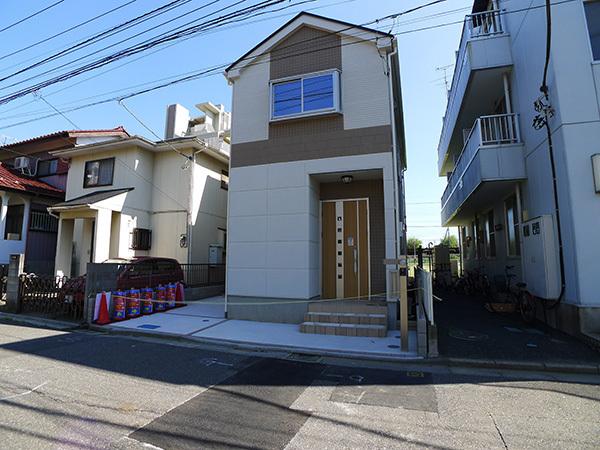 Local appearance photo. Station walk five minutes every day of life more convenient