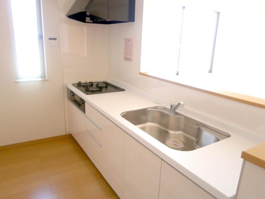 Kitchen. Was building completed. Such as the actual image from per yang, We have to wait all the time so you can see directly.