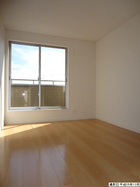 Non-living room. Indoor (10 May 2013) Shooting