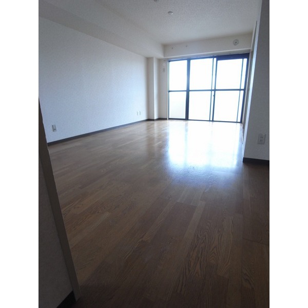 Living and room. LDK14.8 Pledge