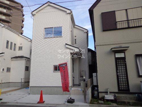 Local appearance photo. 1 Building