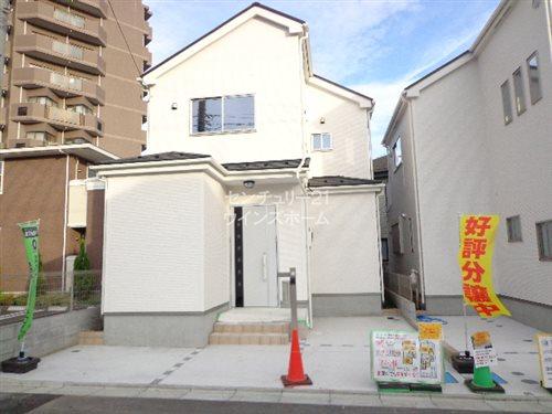 Local appearance photo. Building 2