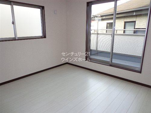 Non-living room. 1 Building