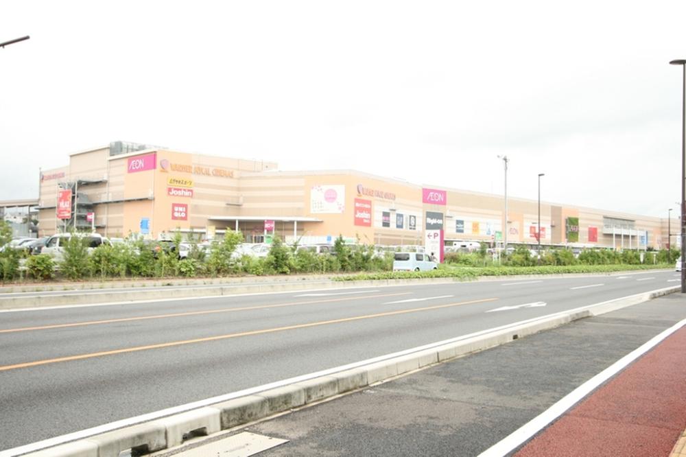 Shopping centre. 1375m to Aeon Mall Urawa Misono shop