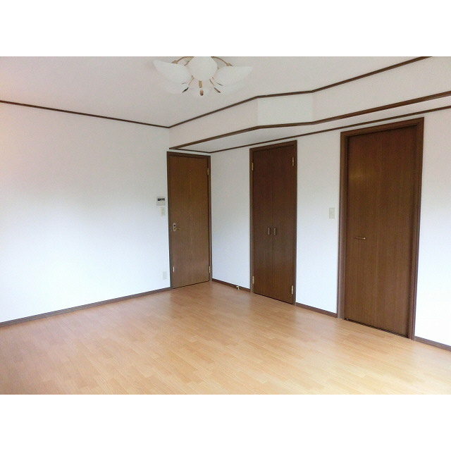 Other room space. Western-style 8 pledge