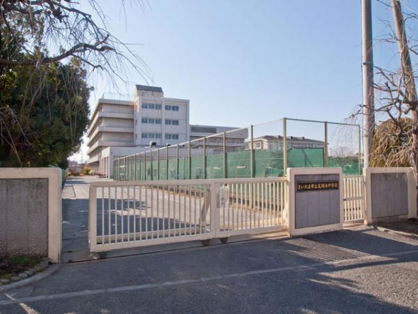 Junior high school. Oma until the tree junior high school 720m