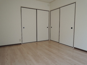 Living and room. 6 Pledge of Western-style