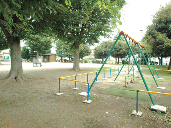 Surrounding environment. Lay park (4-minute walk / About 310m)