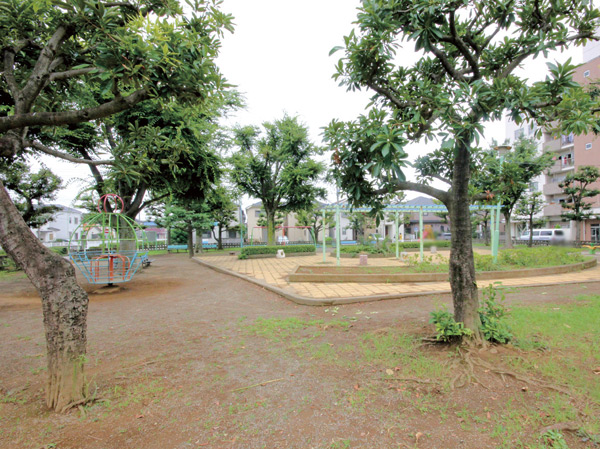 Surrounding environment. Kitazono first park (6-minute walk / About 430m)