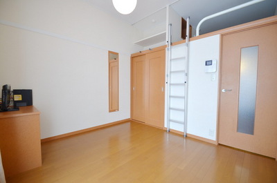 Other room space. Spacious 3 Pledge of loft