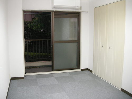 Living and room. Western-style (about 6.0 tatami mats)