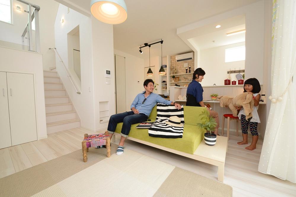 Model house photo. I feel the signs of any time the family in the living room access stairs