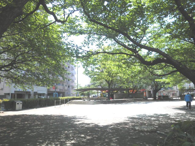 park. 200m to Urawa Benten Park (park)