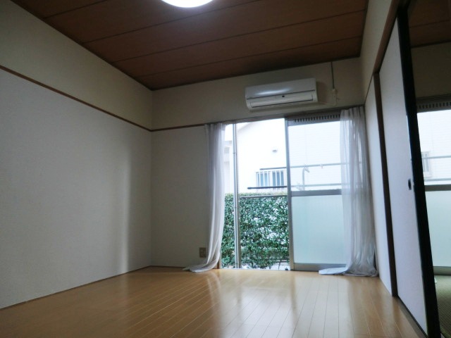 Living and room