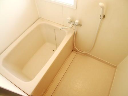 Bath. ※ It is a photograph of the same type.