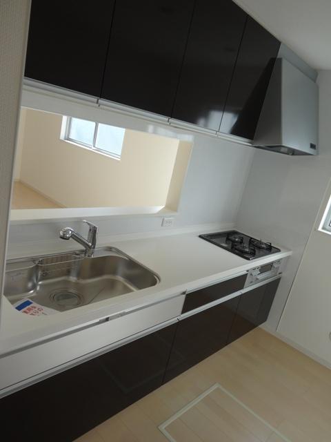 Kitchen. Building 3: Indoor (11 May 2013) Shooting