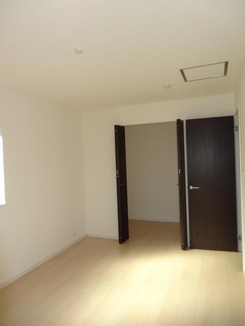 Non-living room. Building 3: Indoor (11 May 2013) Shooting