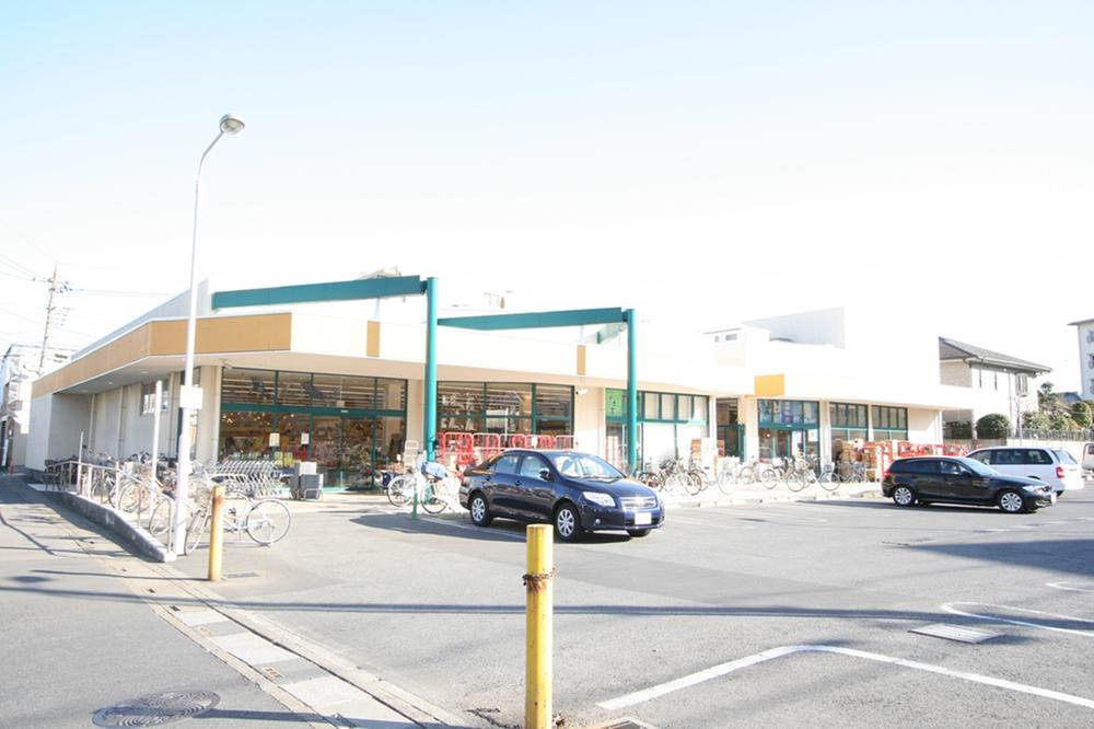 Supermarket. 1300m until Tajima Tajima Maisuto shop