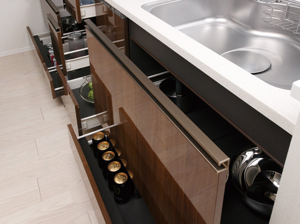 Kitchen.  [All slide storage] Large-capacity system storage of all sliding.