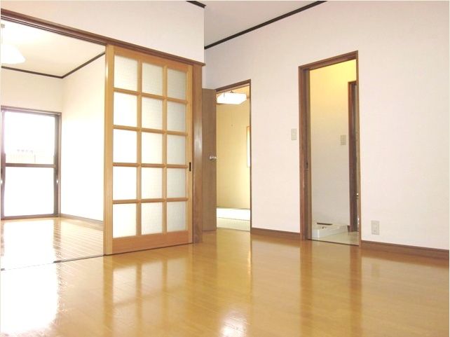 Living and room. ☆ Living the bright sunshine enters ・ Dining is ☆