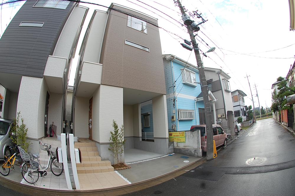 Local photos, including front road. 6m public road surface