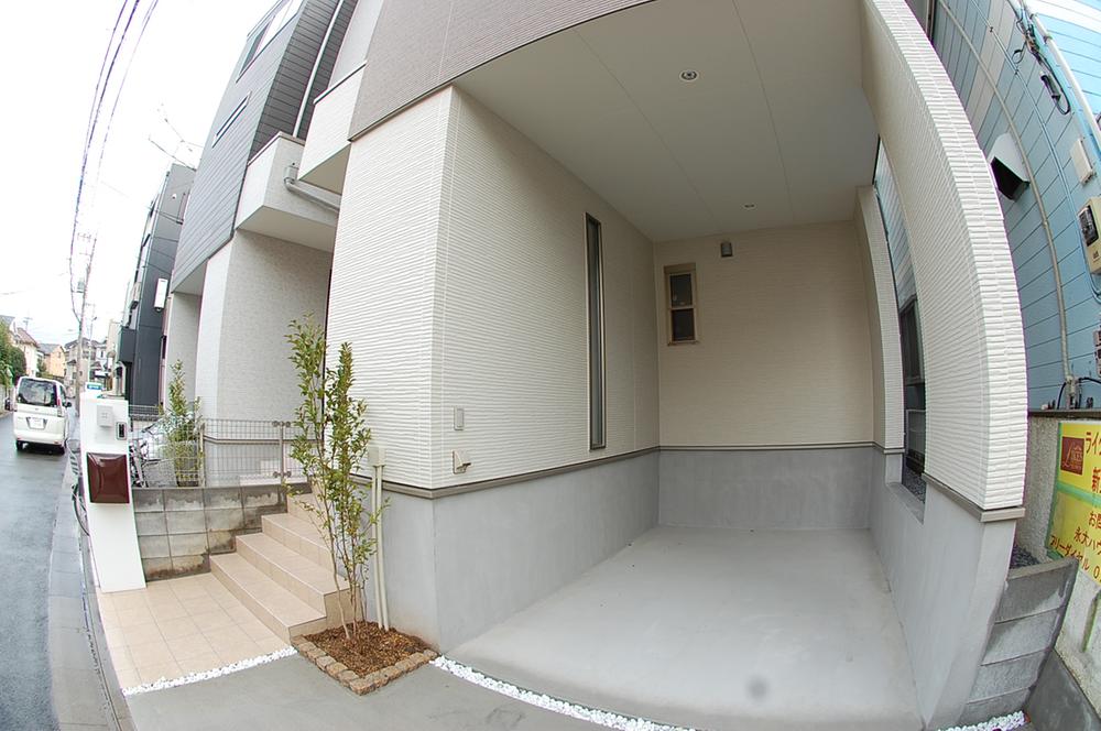 Parking lot. rain ・ Built-in garage to protect the car from the wind