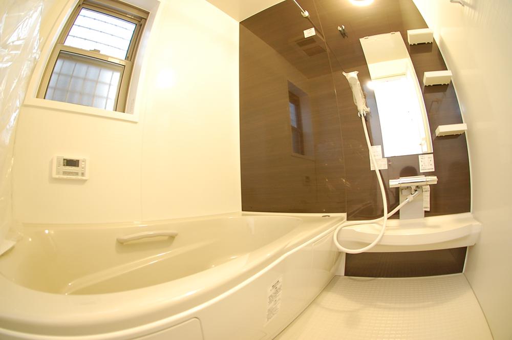 Bathroom. 1 tsubo bus that can stretch the legs