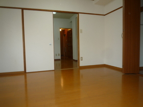 Living and room. 6 Pledge of Western-style