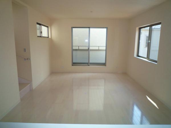 Same specifications photos (living)