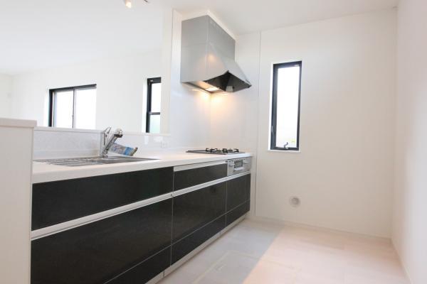 Same specifications photo (kitchen)